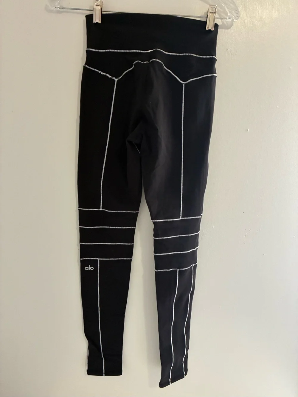 Womens Alo Leggings Black With White Piping SZ XS